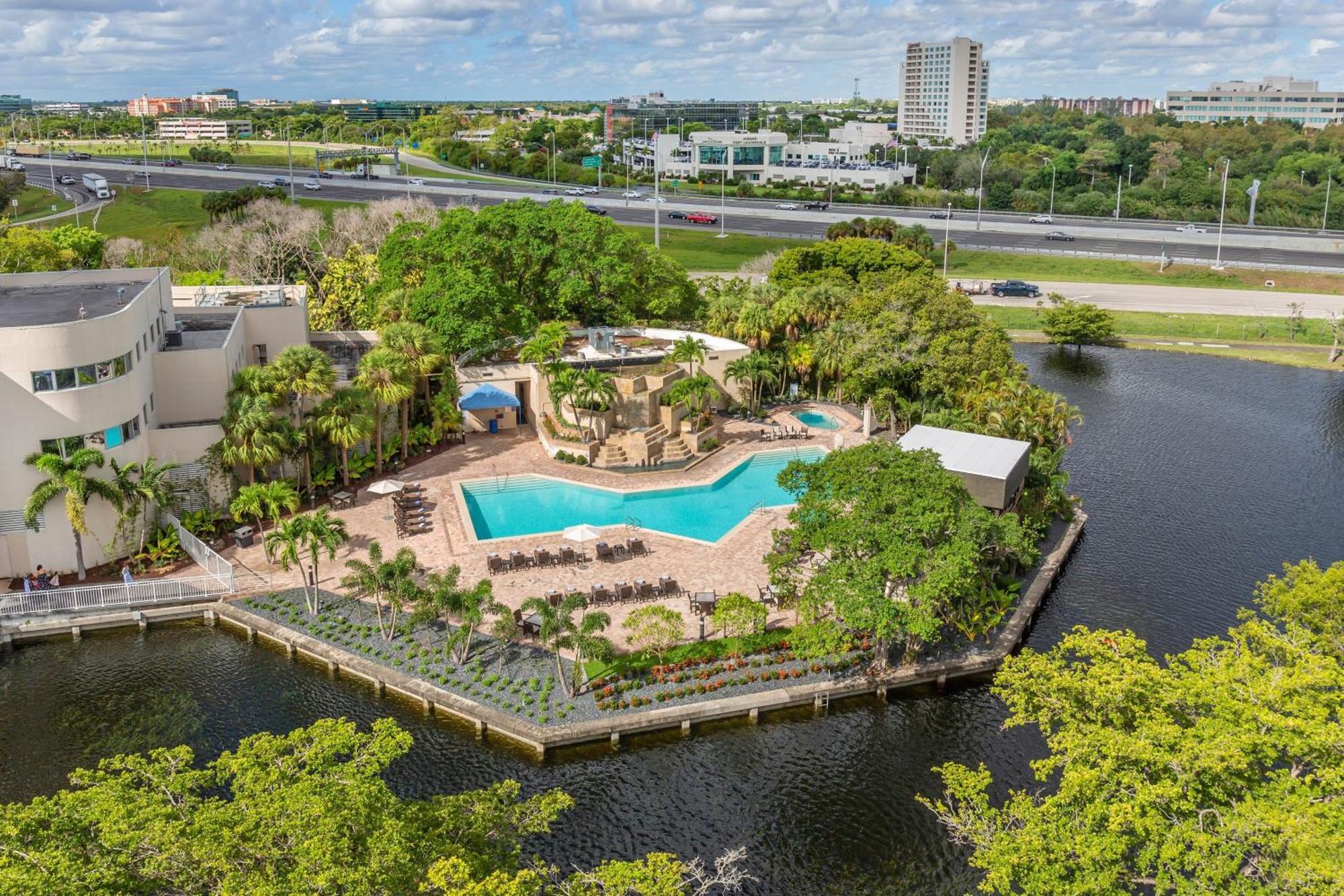 The Westin Fort Lauderdale Hotel Exterior photo