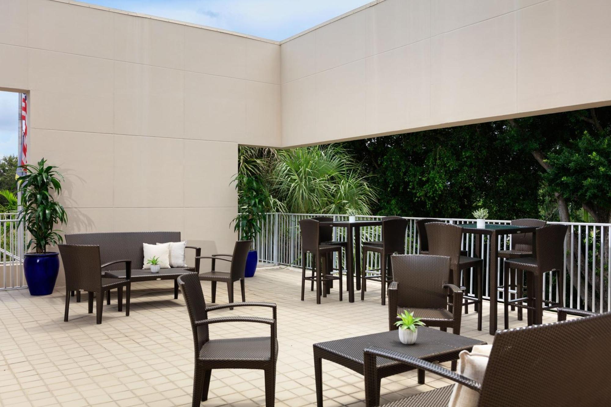 The Westin Fort Lauderdale Hotel Exterior photo