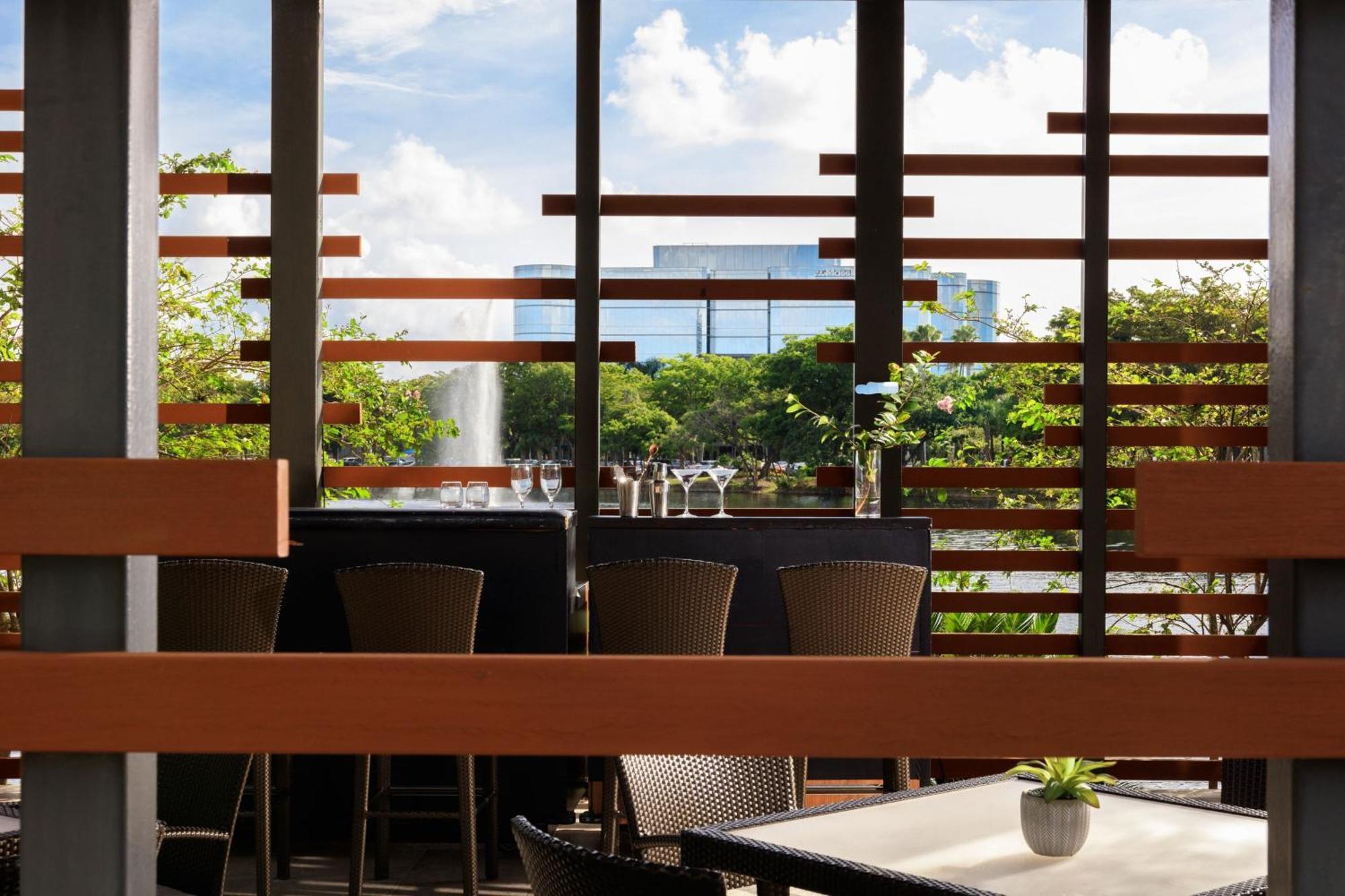 The Westin Fort Lauderdale Hotel Exterior photo